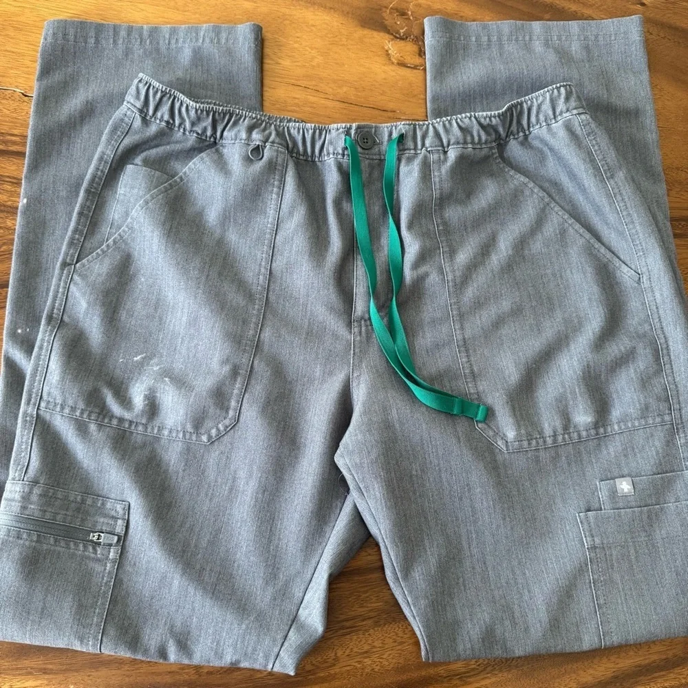 FIGS Men's Gray Cairo Cargo Scrubs Pants Size L